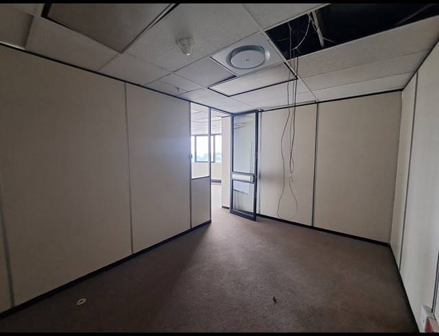 143M² OFFICE TO LET IN DUNKELD WEST